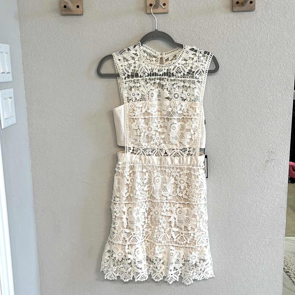 NWT Romeo + Juliet couture lace dress